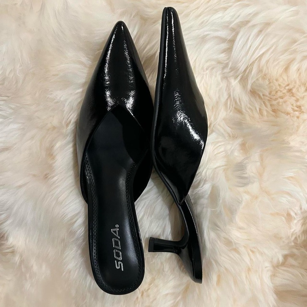 Soda Brand Black pointed toe kitten heeled mules